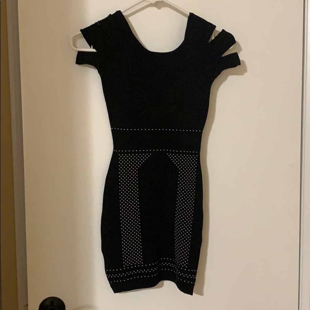 Curve-Hugging Lbd - image 2